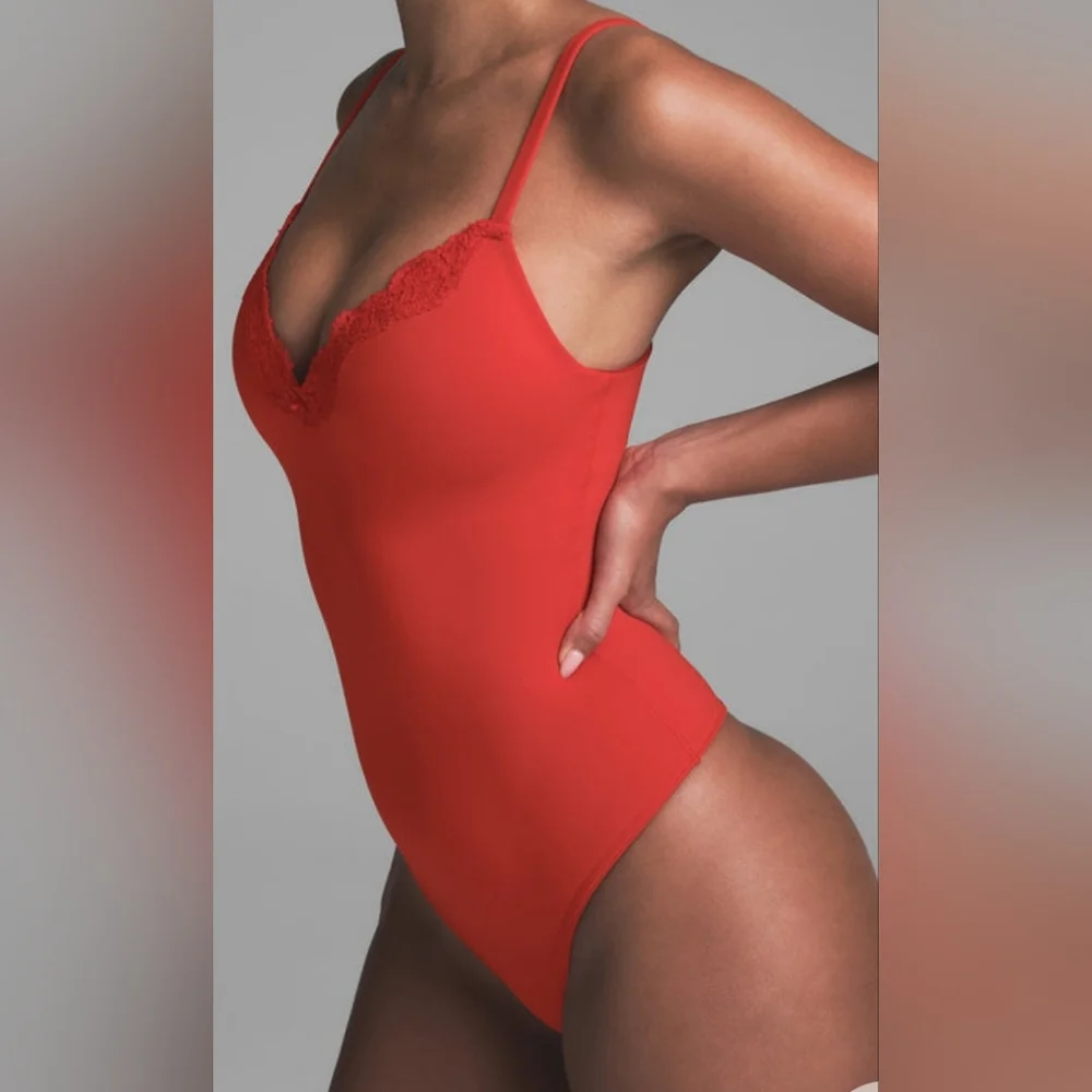 💕NWT SKIMS Fits Everybody Push Up Bodysuit Lace Red Cayenne L - Picture 3 of 10